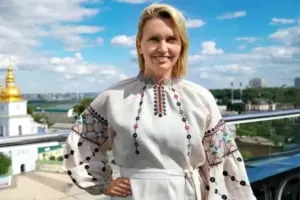 Джули Дэвис