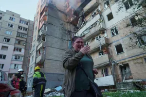 Дрон влучив у будинок - Дрон попал в дом