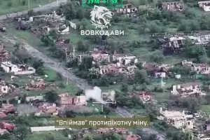 оккупанты подорвались на мине