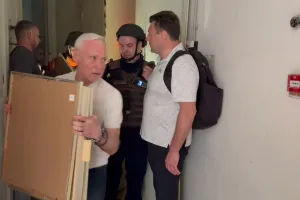 спасение картин