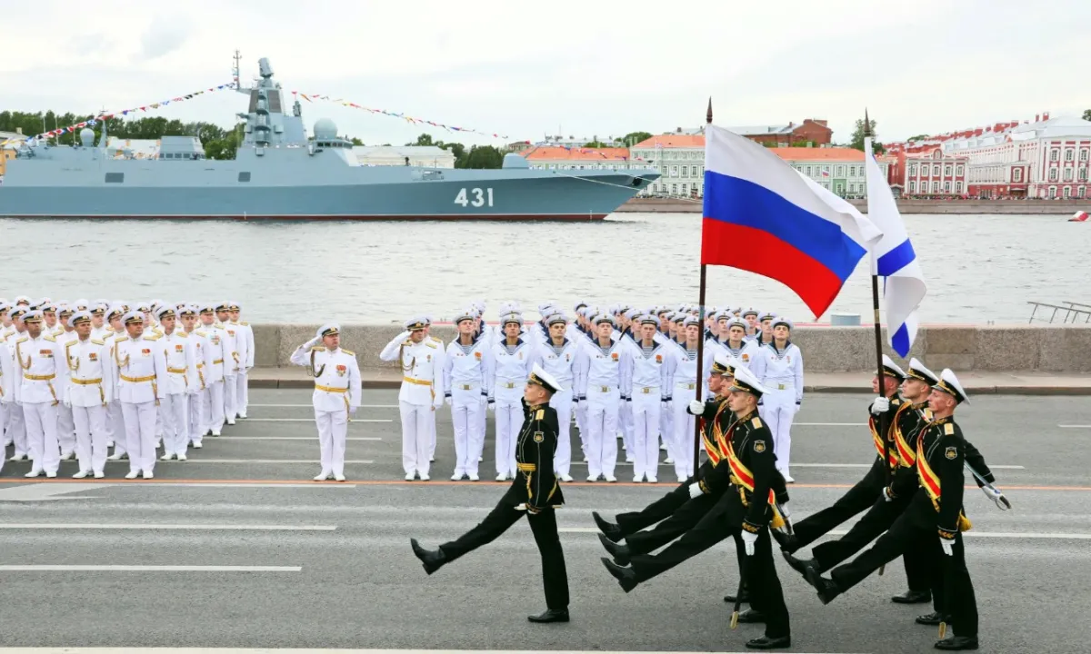 военно-морской парад в Санкт-Петербурге
