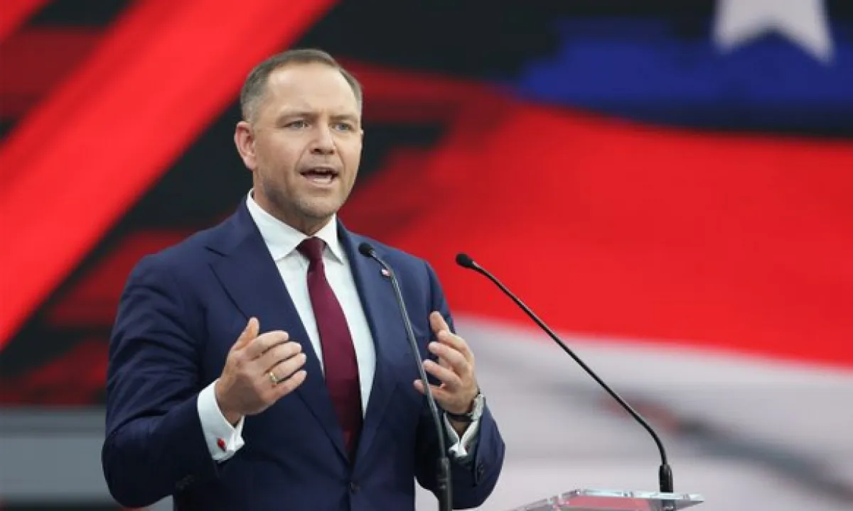 Навроцький