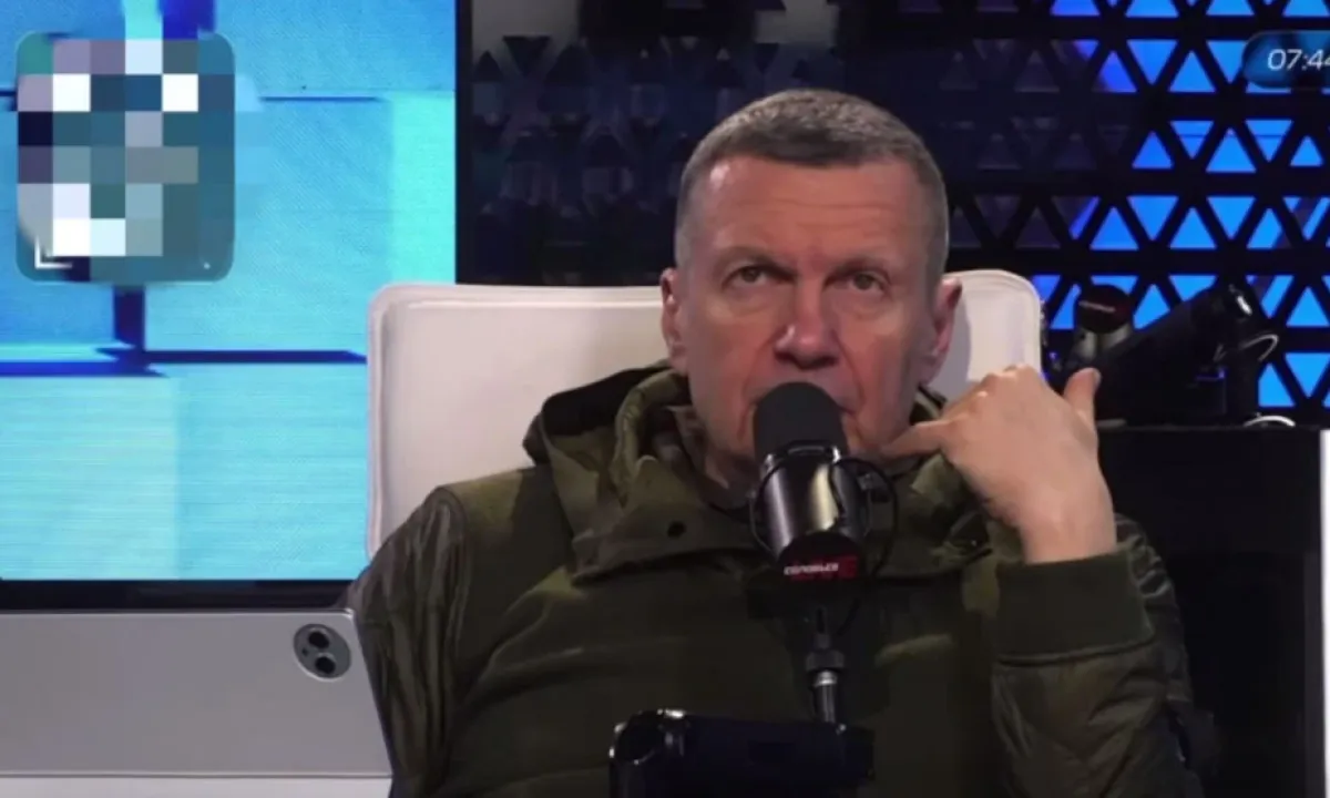 Соловьев