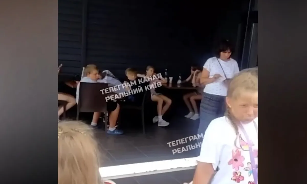 дети на АЗС