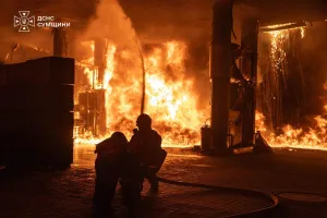 Гасіння пожежі на АЗС у Сумах