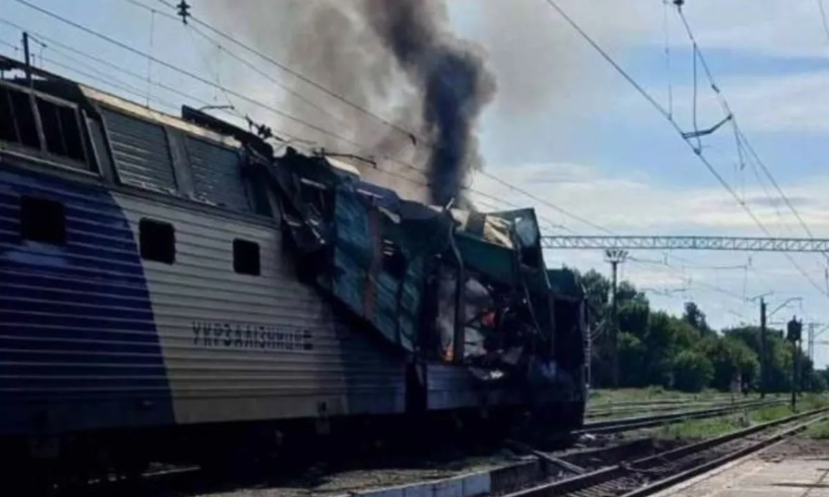 удар по локомотиву